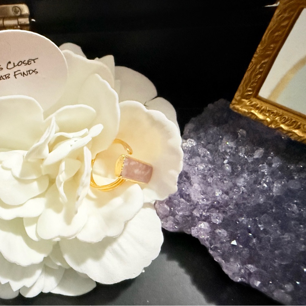 Handmade Gold-Tone Ring with Rectangular rose quartz Inlay - Picture 7 of 11